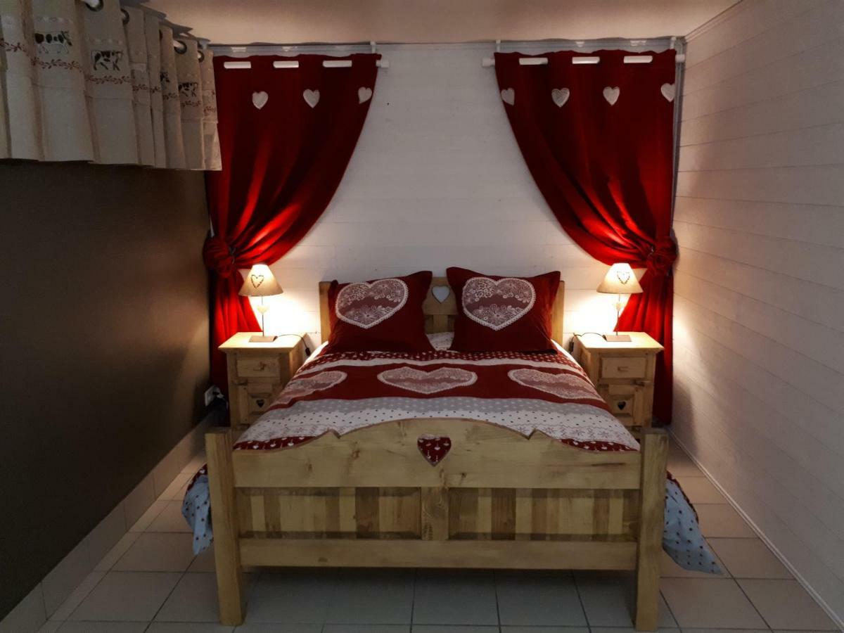 Logis Du Clos Des Chevaliers De Malte Apartman Aiguebelle Kültér fotó