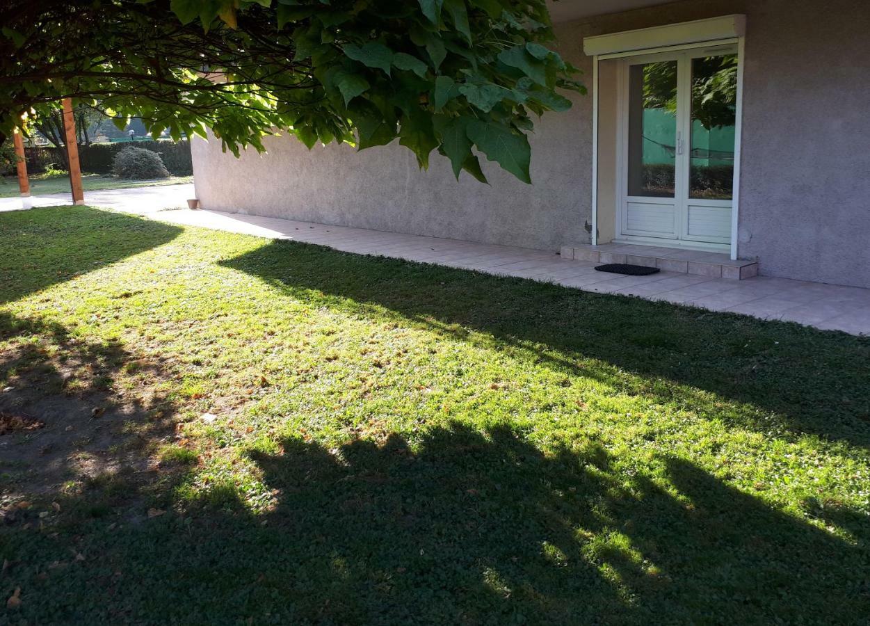 Logis Du Clos Des Chevaliers De Malte Apartman Aiguebelle Kültér fotó